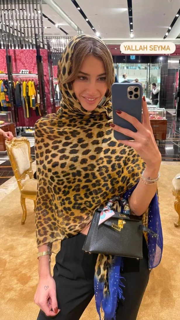 Şeyma Subaşı gündeme gelmek için sansürleri kaldırdı artık paylaşımları yetişkin içerik gibi! Sevgilisi Meedo'yla dudak dudağa...-8