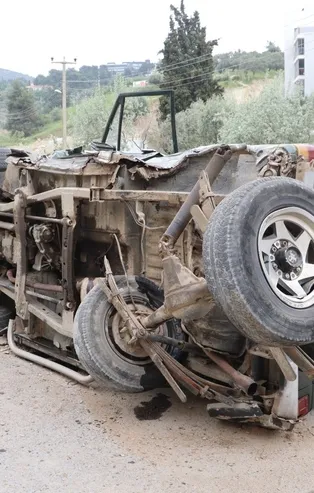 Bayram günü feci kaza! Otomobile giren böcek kazaya neden oldu