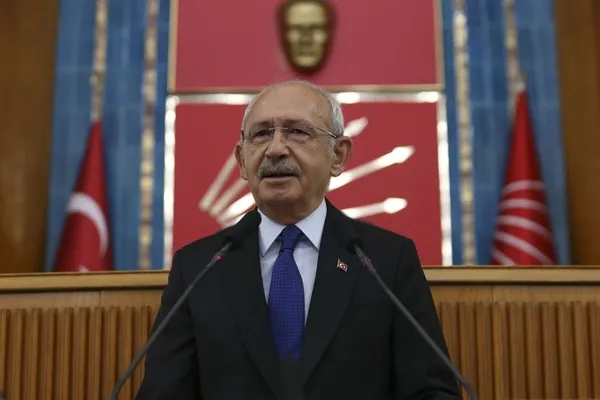 kurultaya-kadar-zaman-kazanma-mucadelesi-kemal-kilicdaroglunun-son-tavizi-tuzuk-degisikligi-1691468820307.jpg Kurultaya kadar zaman kazanma mücadelesi! Kemal Kılıçdaroğlu'nun son tavizi: Tüzük değişikliği-9