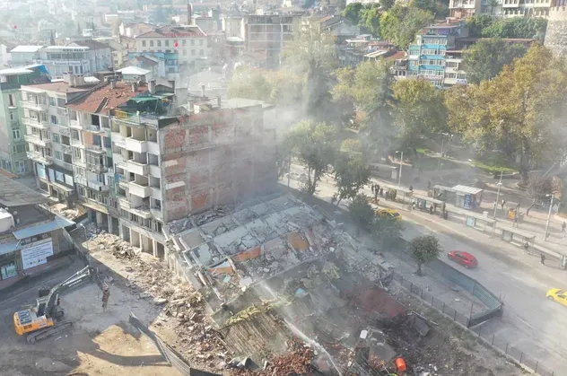Tarihin önündeki engeller kalkıyor
