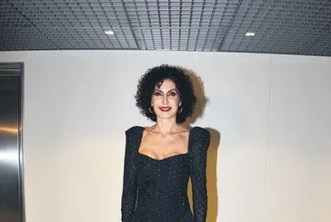 Nevşah’tan sahnede bitmek bilmeyen enerjisiyle efsane performans!