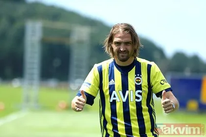 Fenerbahçe’ye transferi olay yaratmıştı! Caner Erkin Beşiktaş taraftarına neden diz çöktü açıkladı...