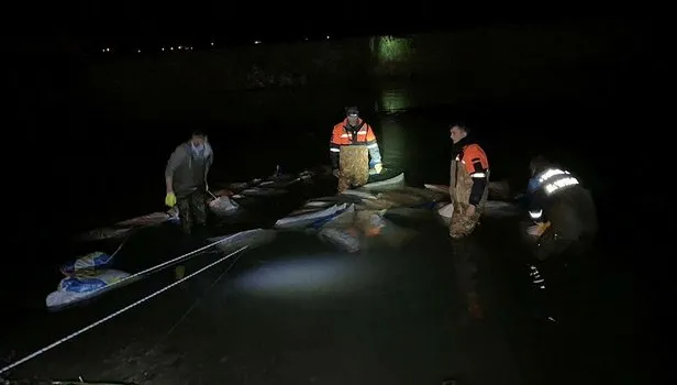 Van Gölü'nde tam 7.5 ton inci kefali bulundu!