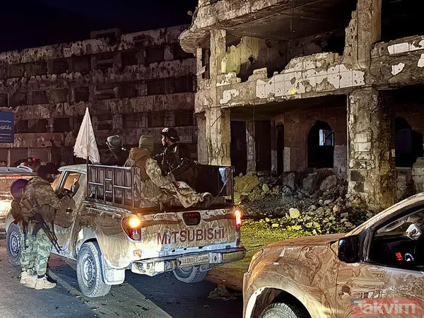 Esad rejiminin yıkılması sonrası Suriye meydanları bayram yeri! Şam, Halep, Humus... Başkan Erdoğan'a teşekkür - 27