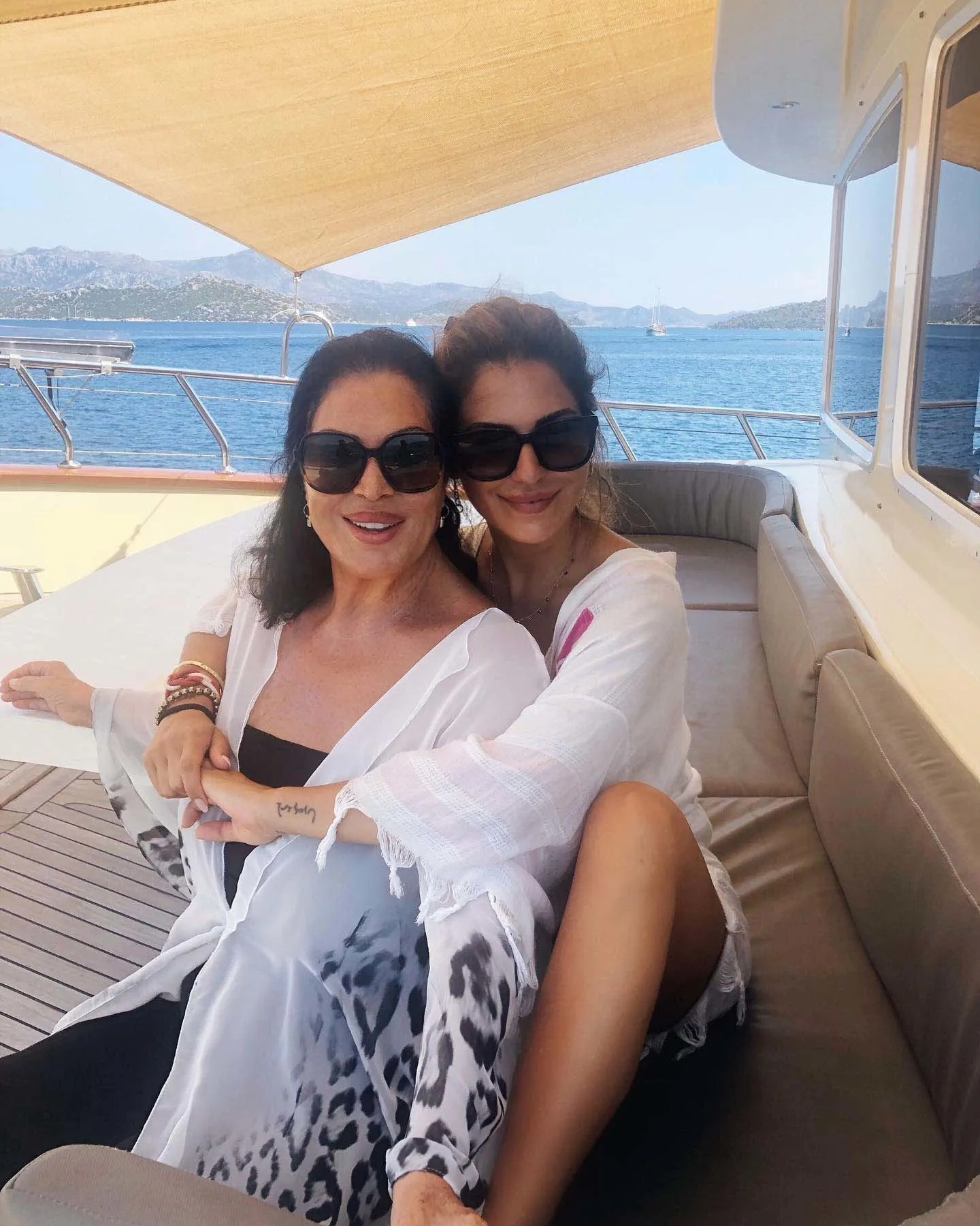 Cenk Torun oğlu mezuniyet pozuyla ortalığı kasıp kavurdu! Mankenlere taş çıkarttı! “Resmen babasının gençliği” - 12