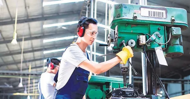 Asgari ücrete enflasyon ayarı! OVP hedefine göre yeni asgari ücret 17 bin lirayı geçecek | Taraflar ne istiyor? Özel sektör ne yapacak?