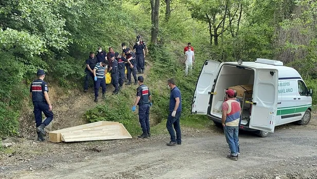Zonguldak'ta ormanlık alanda erkek cesedi bulundu: Dere içinde bayağı bir kötü haldeydi...-6