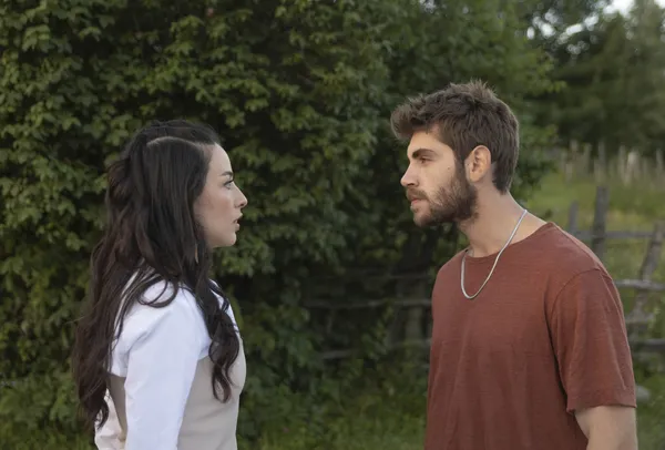 vermem-seni-ellere-7-bolumuyle-nefes-kesti-zelis-mehmet-ile-ilgili-gerceklerle-yuzlesti-1690795004598.jpg Vermem Seni Ellere 7. bölümüyle nefes kesti! Zeliş, Mehmet ile ilgili gerçeklerle yüzleşti!-5