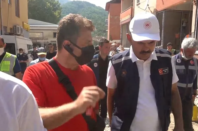 Sel felaketinde yaralar sarılıyor! Kastamonulu esnaftan Bakan Kurum'a dikkat çeken teşekkür