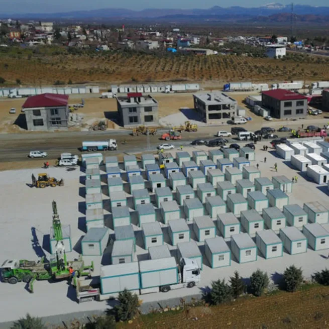 Yaraları sarmak için seferber oldular! Konteyner kentler kuruluyor: Kalyon, Limak, Baykar...