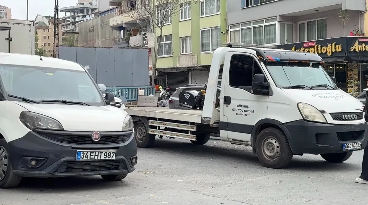 kagithanede-sokak-ortasinda-silahli-saldiri-1786871516986.jpeg Kağıthane'de sokak ortasında saldırı kamerada! Çocukluk arkadaşını silahla vurdu: "Korkutmak için ateş ettim"-4