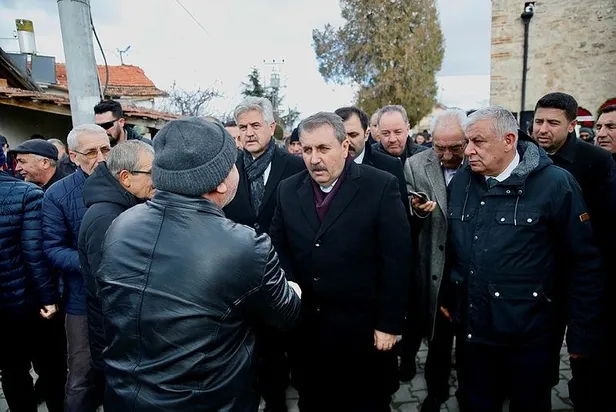 bbp-genel-baskani-mustafa-desticiden-babasi-ali-ihsan-destici-son-yolculuguna-ugurlandi-1675260924918.jpeg BBP Genel Başkanı Mustafa Destici'den babası Ali İhsan Destici son yolculuğuna uğurlandı-4