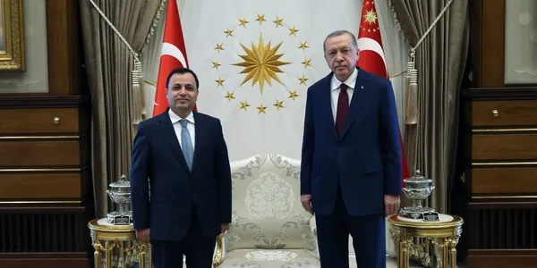 son-dakika-baskan-erdogan-kulliyede-pes-pese-onemli-kabuller-1591189562046.jpg Son dakika: Başkan Erdoğan'dan Külliye'de peş peşe önemli kabuller-2