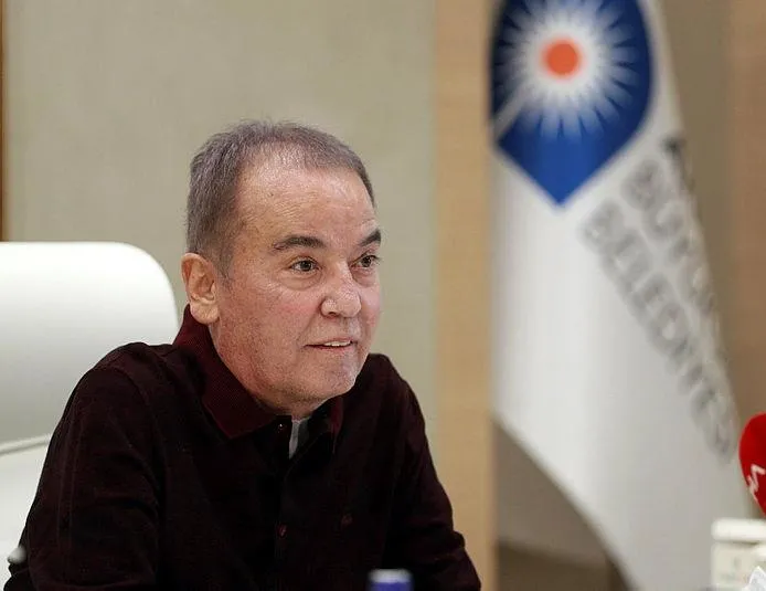 Ben ölüm döşeğindeyken koltuk sevdasına düştüler