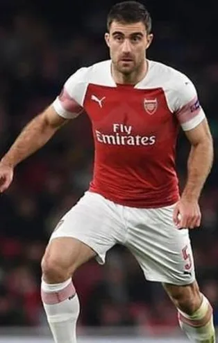 Fenerbahçe'de 'Komşu' harekatı: Bakasetas ve Sokratis...