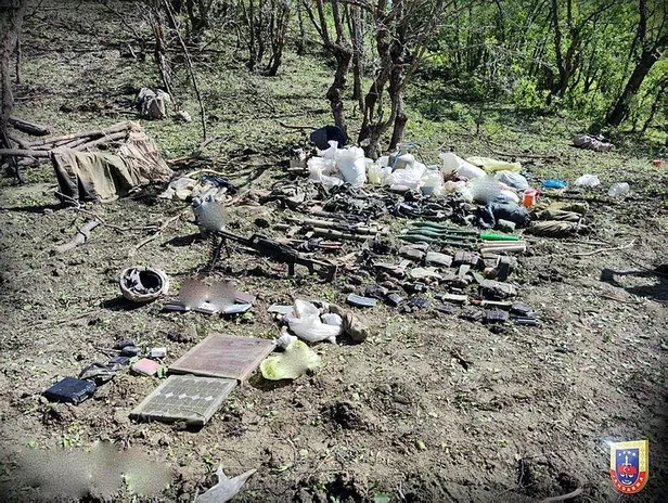 Son dakika: Şırnak'ta terör örgütüne operasyon: Çok sayıda silah ve mühimmat ele geçirildi-1