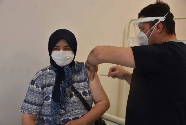 en-cok-asi-yapilan-iller-edirne-birinci-sirada-1620480996846.jpg En çok aşı yapılan iller | Edirne birinci sırada!-3