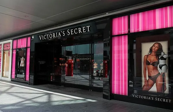 victorias-secreta-kayyum-atandi-sosyal-medya-yikildi-meleklere-biz-sahip-cikabiliriz-1591392592083.jpeg Victoria's Secret'a kayyum atandı, sosyal medya yıkıldı: Meleklere biz sahip çıkabiliriz-2