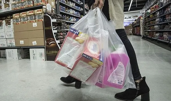 son-dakika-cevre-sehircilik-ve-iklim-degisikligi-bakanligi-market-ve-magazalarda-kasa-onlerinde-kagit-file-bez-canta-bulundurmak-zorunlu-1641371269983.jpg