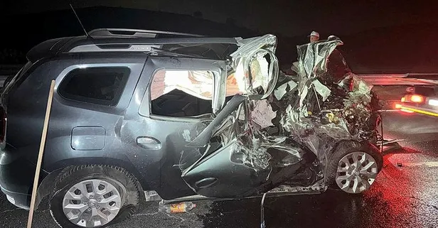 Mardin- Diyarbakır yolunda yürek yakan kaza! Otomobil traktöre arkadan çarptı: 1'i bebek 2 kişi can verdi