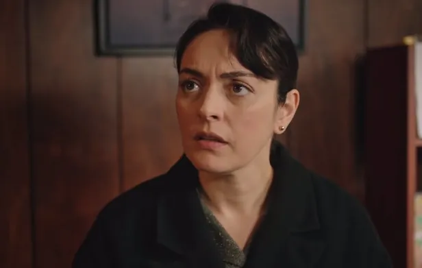 felaketlerin-pes-pese-yasandigi-masumlar-apartmaninda-bomba-ayrilik-tansel-ongel-diziye-veda-mi-ediyor-1641371160595.jpg Tansel Öngel diziye veda mı ediyor? Felaketlerin peş peşe yaşandığı Masumlar Apartmanı'nda bomba ayrılık iddiası!-3