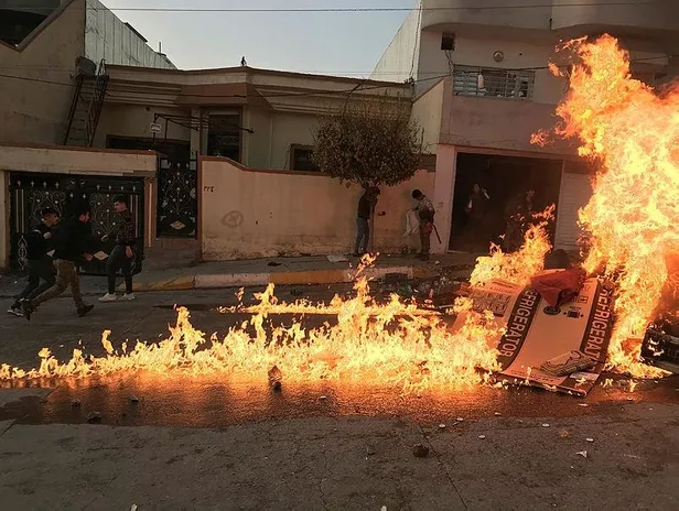 son-dakika-irak-kurt-bolgesel-yonetimi-hukumetinin-protesto-edildigi-gosterilerde-catisma-yaralilar-var-1607376319919.jpeg Son dakika: Irak Kürt Bölgesel Yönetimi hükümetinin protesto edildiği gösterilerde çatışma! Yaralılar var-4