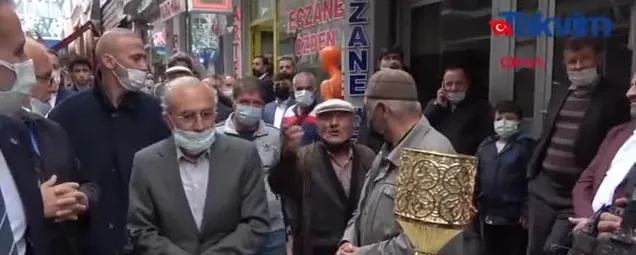 Sivasta Ahmet Davutoğlu’na yüksek sesle tepki! Gelecek Partililer vatandaşa saldırdı! Olay yerinden ilk görüntüler...