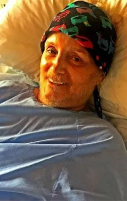 Ünlü şarkıcı hayatını kaybetti