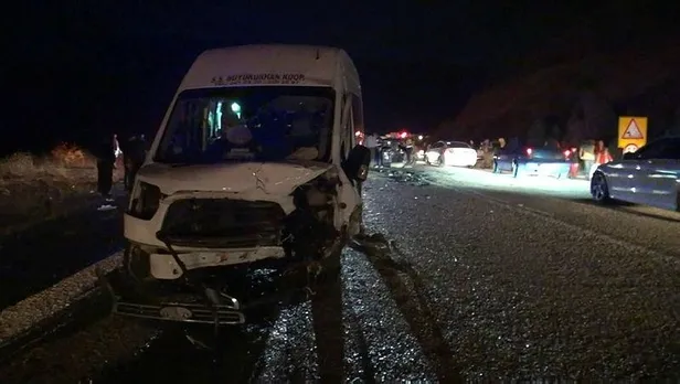 bursada-zincirleme-kaza-olu-ve-yaralilar-var-1573428493056.jpeg Bursa'da zincirleme kaza! Ölü ve yaralılar var...-2