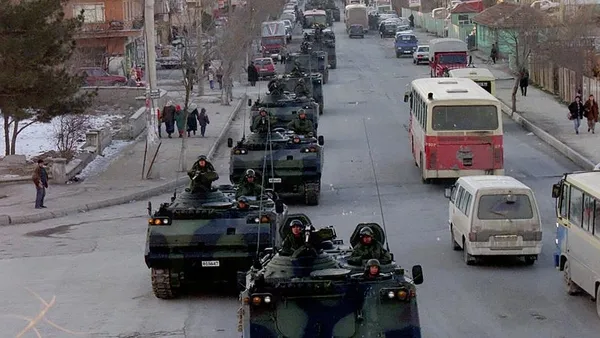 turkiye-cumhuriyetindeki-kara-lekelerden-biri-28-subat-ekonomiye-de-darbe-vurdu-1614420442457.jpg Türkiye Cumhuriyeti'ndeki kara lekelerden biri 28 Şubat! Ekonomiye de darbe vurdu-4