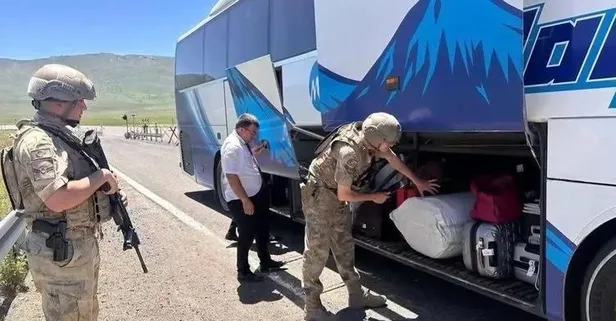 Ülke genelindeki denetimlerde 15 göçmen kaçakçısı ve 446 düzensiz göçmen yakalandı