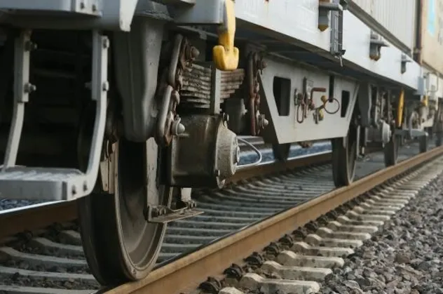 Fransa'da bomba paniği! Tren yolcularına "Airdrop" üzerinden gönderdi