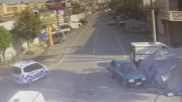 basaksehirde-2-cirak-tamir-icin-birakilan-polis-araciyla-sanayiyi-birbirine-katti-1622703281541.jpg Başakşehir'de 2 çırak tamir için bırakılan polis aracıyla sanayiyi birbirine kattı-9