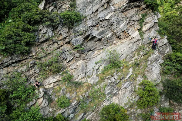 Bursa'da tam kapanma tedbirlerini delen genç, polisten kaçıp tırmandığı kayalıkta mahsur kaldı - 3