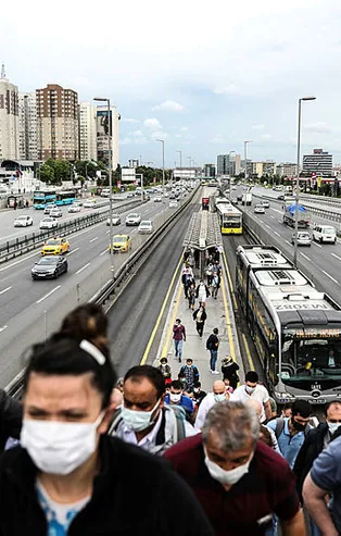 Pazar günü sokağa çıkma yasağı kalkıyor mu? Beklenen açıklama geldi!
