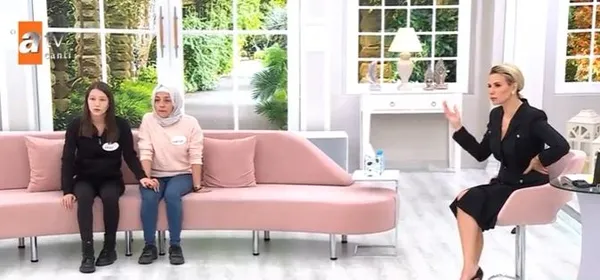 annesi-internette-tanistigi-adama-kacmisti-arzunun-gozyaslari-dindi-annesine-kavustu-genc-kizin-istegi-ise-esra-erolu-sasirtti-1640797245766.jpg Annesi internette tanıştığı adama kaçmıştı! Arzu’nun gözyaşları dindi annesine kavuştu! Genç kızın isteği ise Esra Erol'u şaşırttı-9