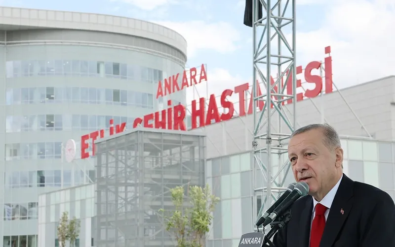 Başkan Erdoğan şehir hastanesinde (AA)