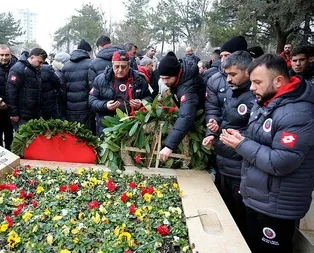 İlhan Cavcav’a anma töreni