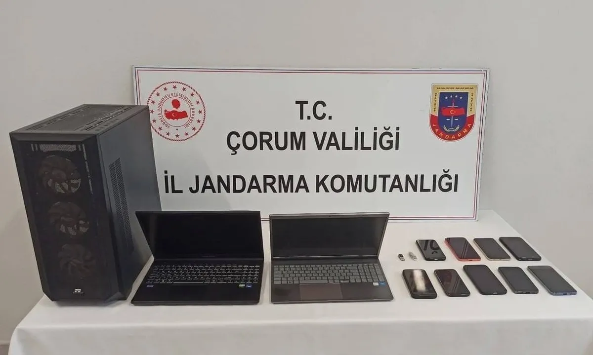 1789740322110.jpeg Sosyal medyada bomba ve molotof eğitimi veren şüphelilere operasyon-2