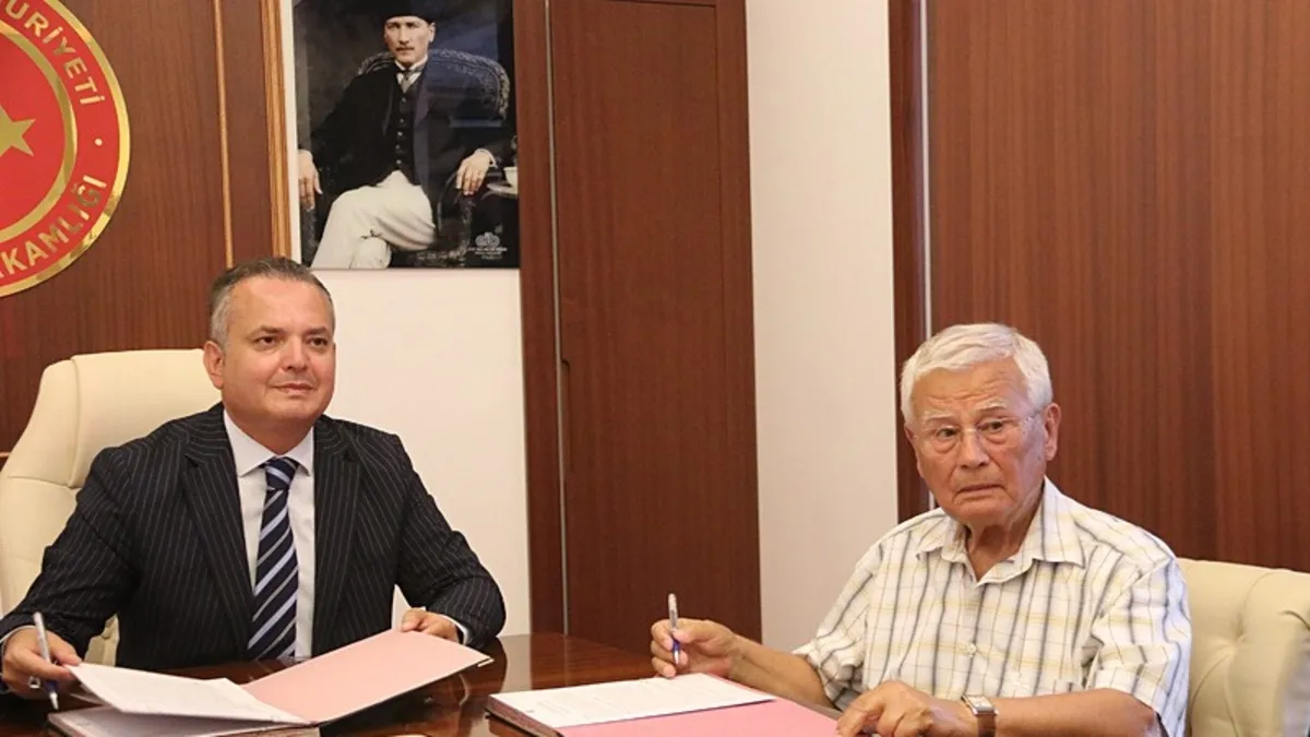 Annesine verdiği sözü tuttu: 91 yaşındaki mühendisten eğitime 500 milyon liralık dev bağış