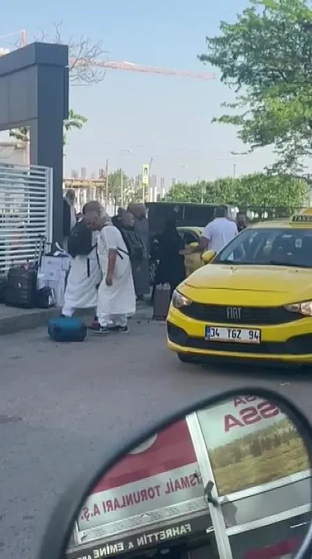 pendikte-turistlerle-taksici-arasinda-cok-yazdi-kavgasi-o-anlar-kamerada-1715255516365.jpeg Pendik’te turistlerle taksici arasında "çok yazdı" kavgası: O anlar kamerada-3