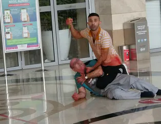 Antalya'da kan donduran olay! Ustasını önce bıçakla rehin aldı sonra tehdit etti: Yaklaşmayın keserim