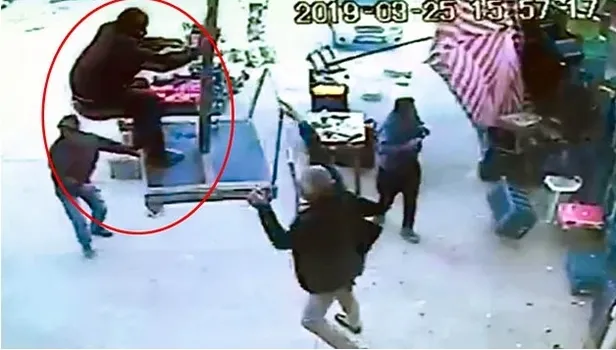 Osmaniye'de şemsiyeyle uçan adam video izle!