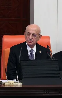 AK Parti'nin adayı İsmail Kahraman