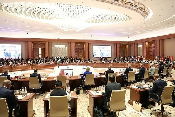 son-dakika-g20-liderler-zirvesinin-sonuc-bildirgesi-yayimlandi-tahil-koridoru-mesaji-turkiyeyi-takdirle-karsil-1694258578097.jpeg Son dakika: G20 Liderler Zirvesi'nin sonuç bildirgesi yayımlandı! 'Tahıl koridoru' mesajı: Türkiye'yi takdirle karşılıyoruz-3