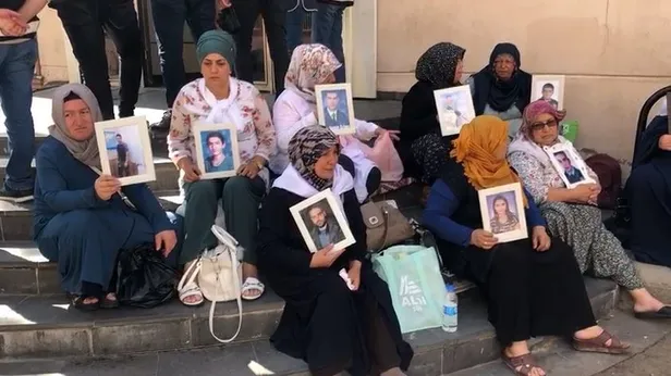 HDP önündeki oturma eylemi 10'uncu gününde! Anneler isyan etti: Allah onları kahretsin-6