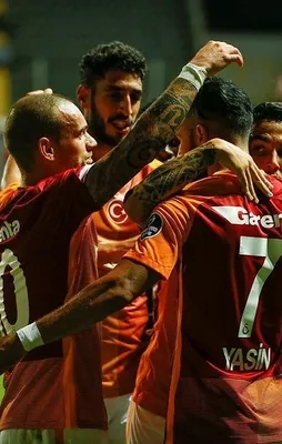 Aslan Manisa'da kükredi