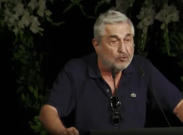 cihat-tamerin-kindarligi-dindarlara-ferhan-sensoyun-cenaze-toreninde-amacini-asan-ilkel-ve-kultursuz-sozler-1630599386343.jpeg Cihat Tamer'in kindarlığı dindarlara! Ferhan Şensoy'un cenaze töreninde amacını aşan ilkel ve kültürsüz sözler...-2