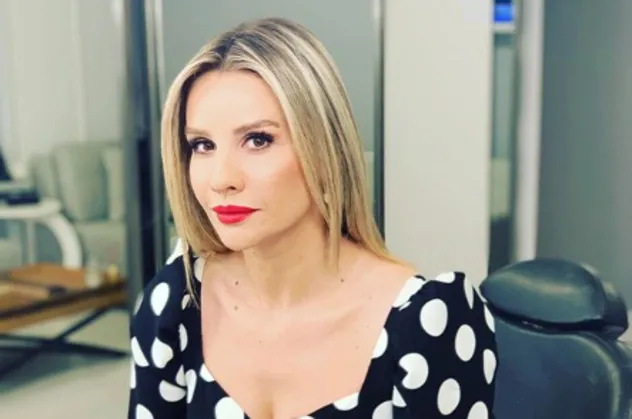 Esra Erol'da 25 Şubat Salı 977. bölüm izle! Nuray Türkkan kocasına uyku ilacı vererek...