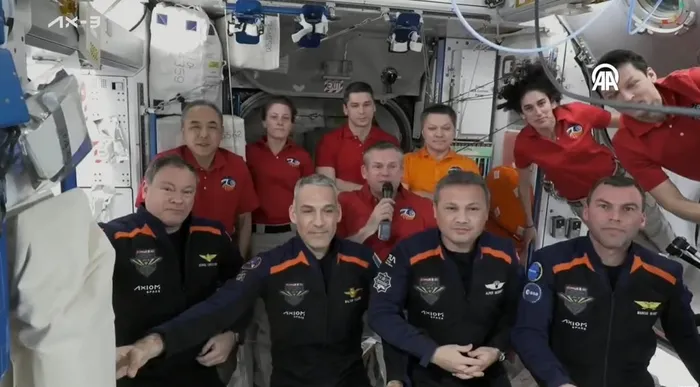 Türkiye'nin ilk astronotu Alper Gezeravcı'dan Türkçe mesaj: Şehitleri unutmadı! Dragon Uluslararası Uzay İstasyonu'na kenetlendi-4